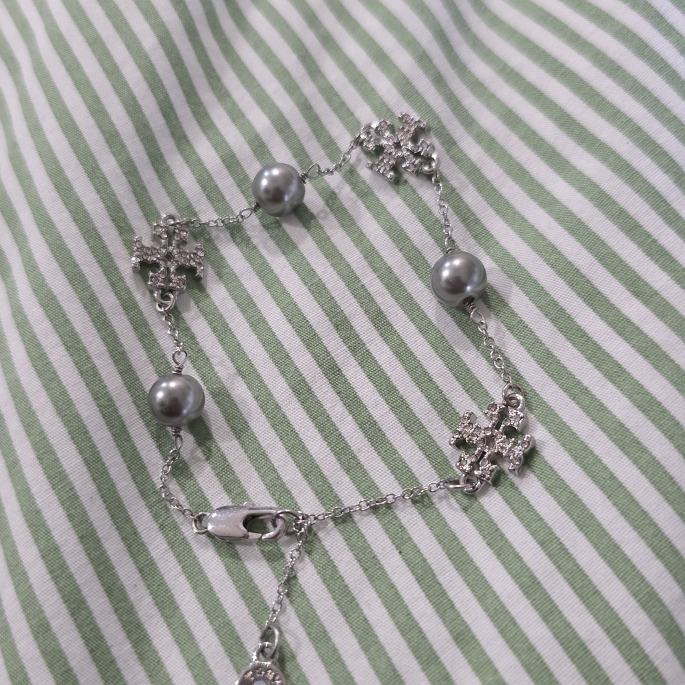 Tory Burch Elegant Silver Bracelet with Gray Pearls
